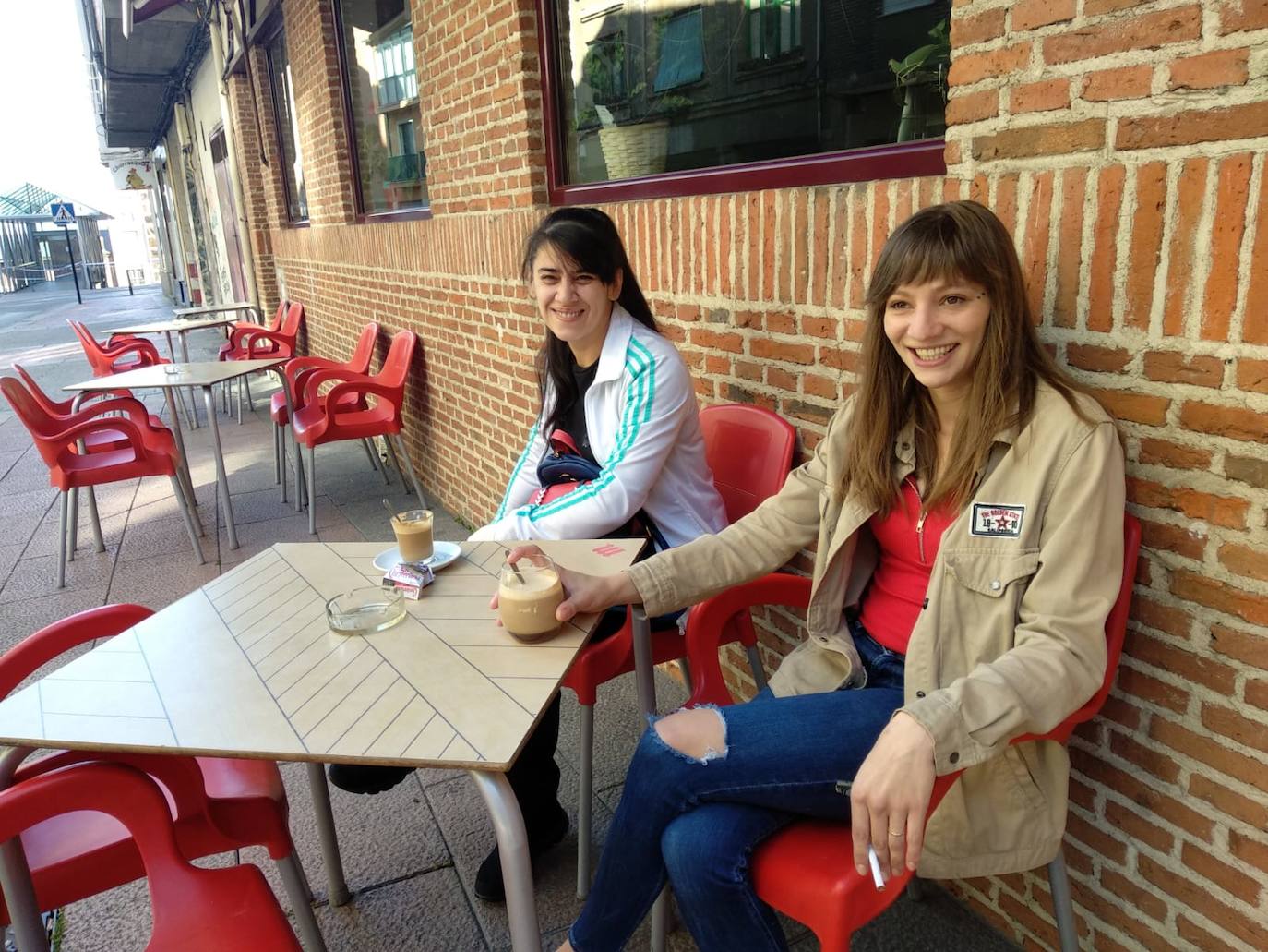 Fotos: Cafeterías y bares de Ponferrada abren sus puertas