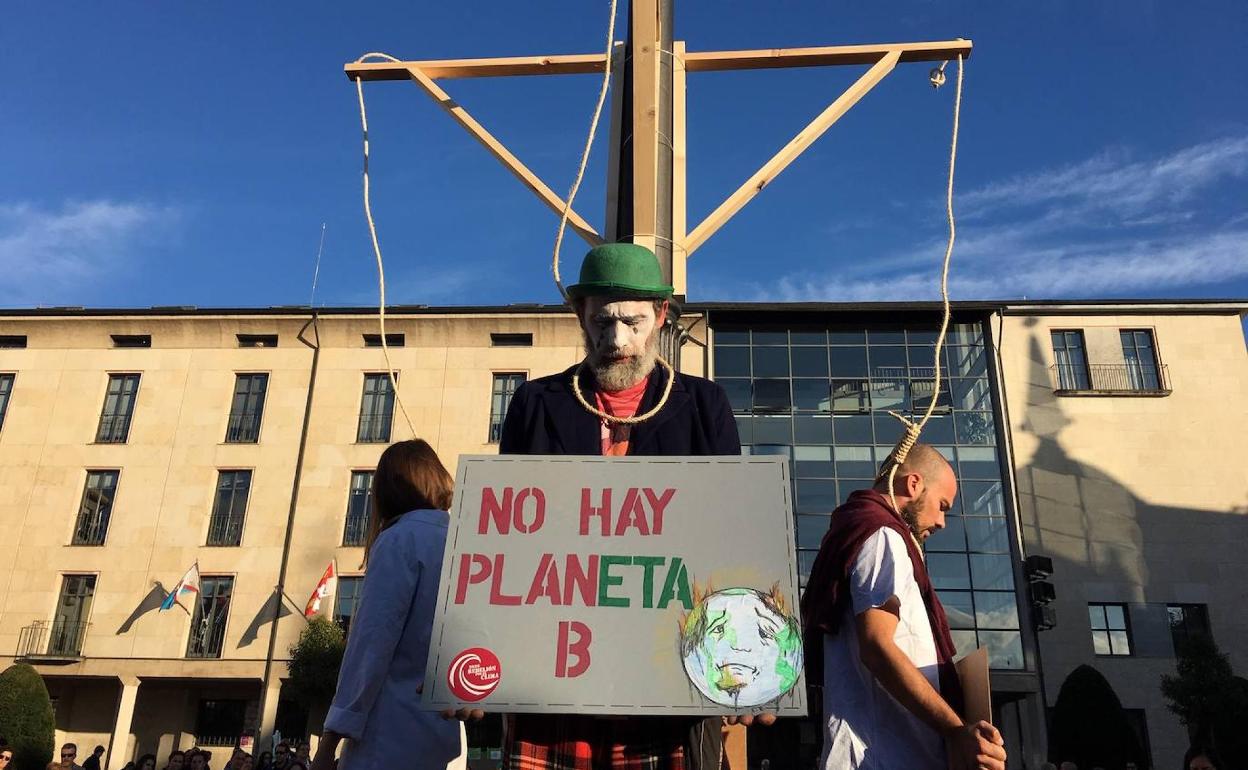 Performance en Ponferrada sobre la lucha contra el cambio climático.