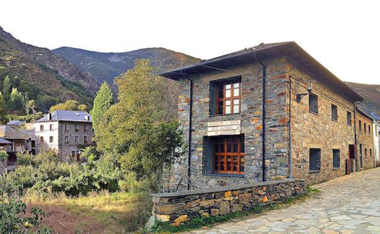 Sede estable de artesanía en Colinas del Campo.