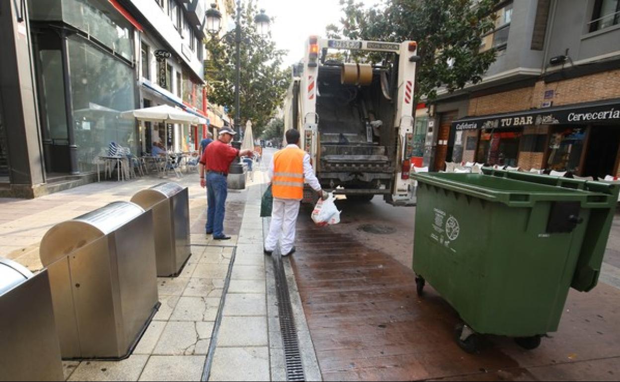 Recogida de basuras en Ponferrada.