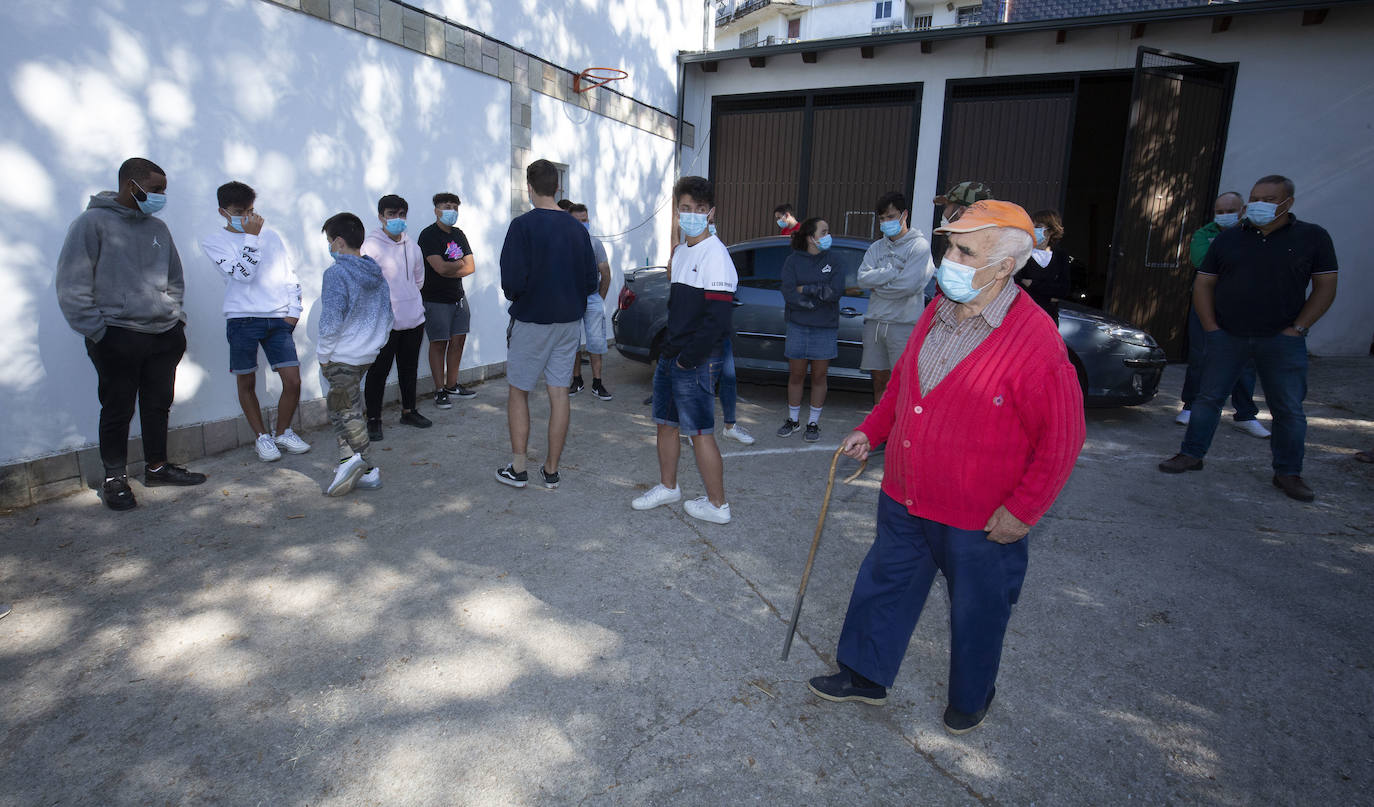 Fotos: Pruebas PRC a los vecinos de Oencia