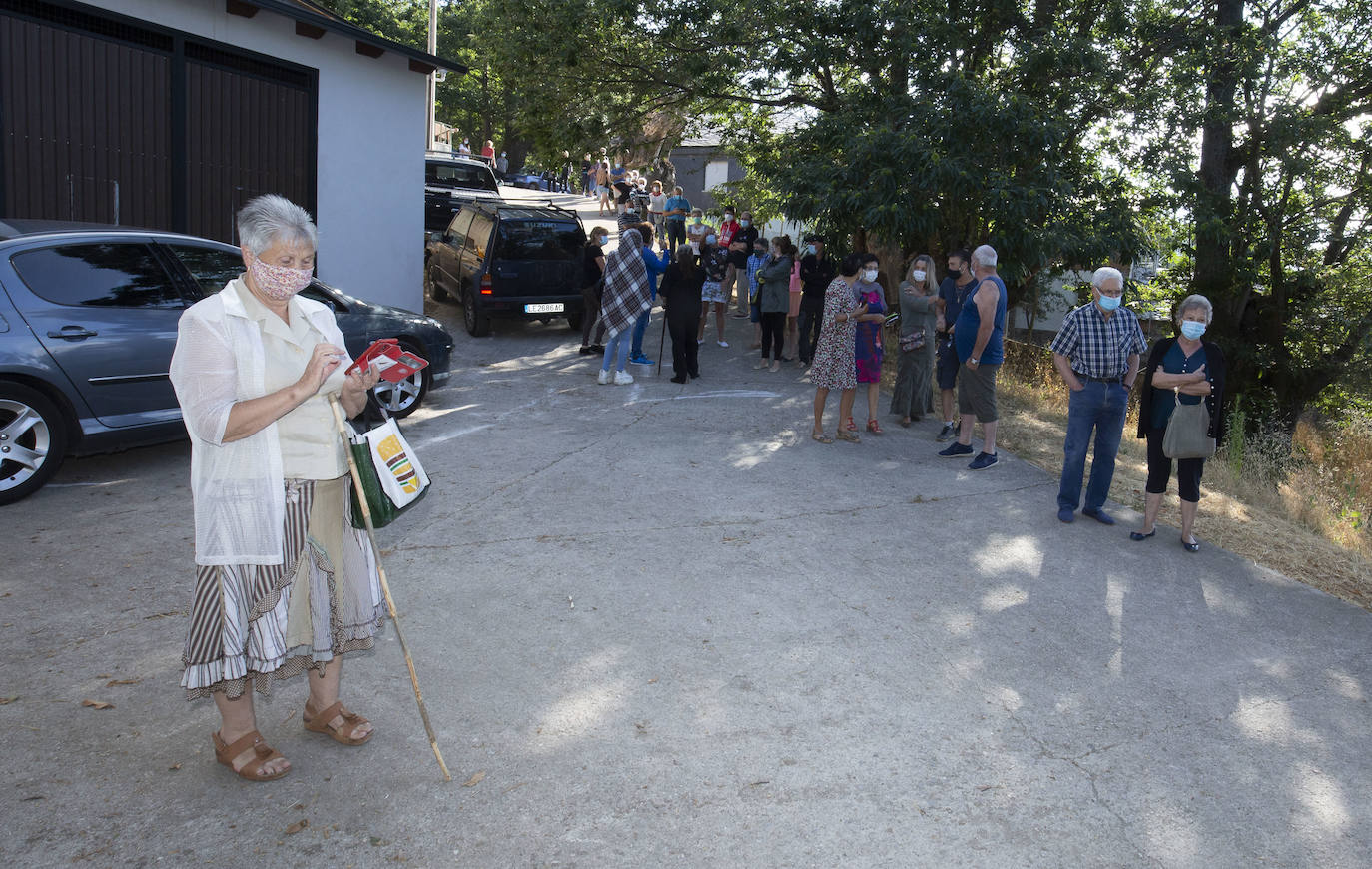 Fotos: Pruebas PRC a los vecinos de Oencia