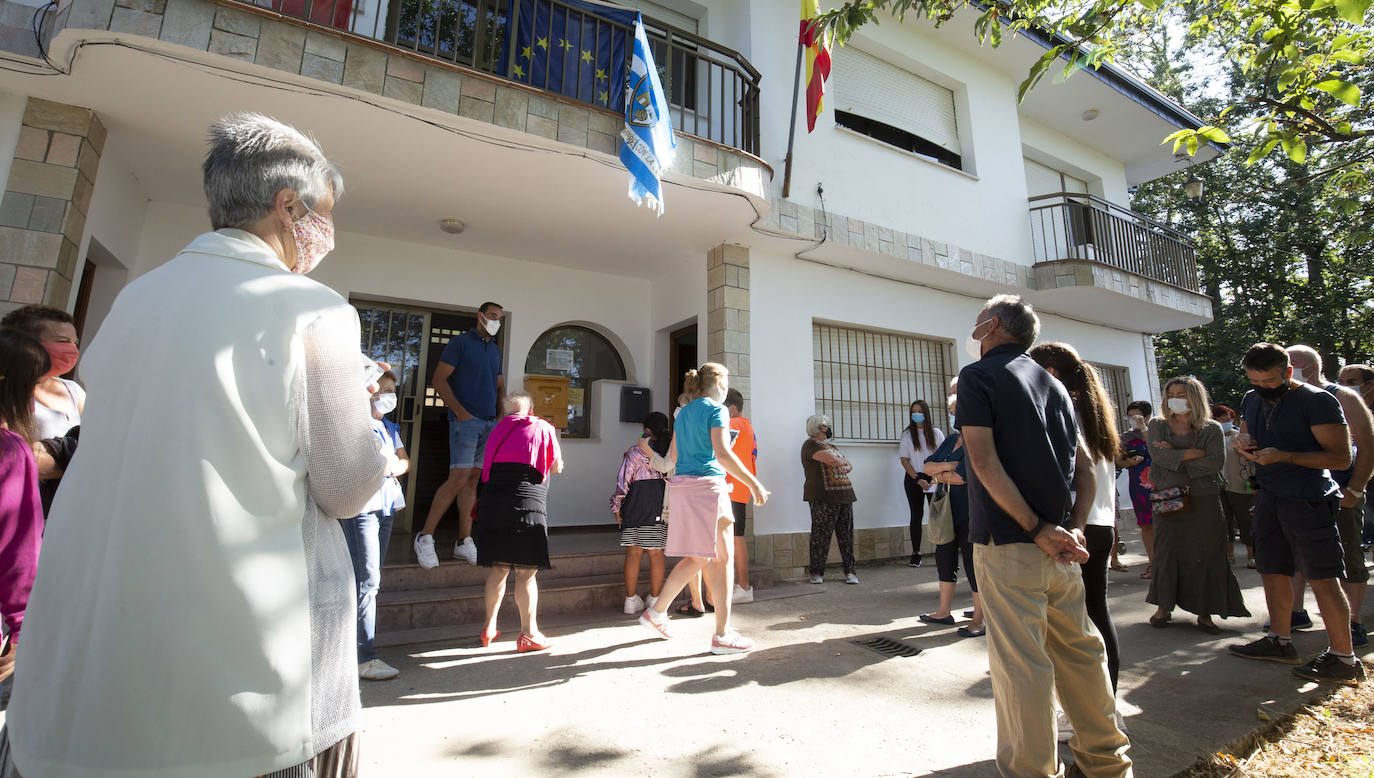 Fotos: Pruebas PRC a los vecinos de Oencia