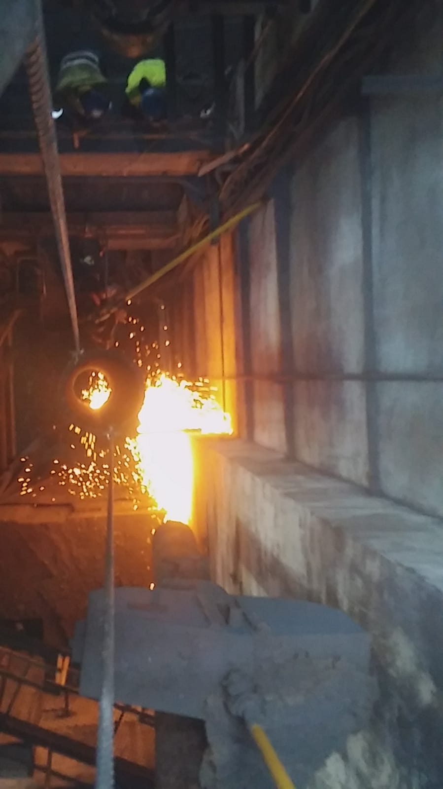 Fotos: Desmantelamiento de los grupos 1 y 2 de la central térmica de Compostilla II en Cubillos del Sil