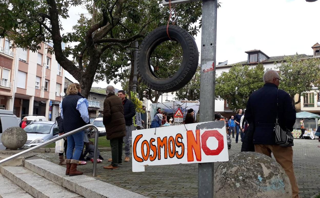 Imagen de una concentración de Bierzo Aire Limpio.