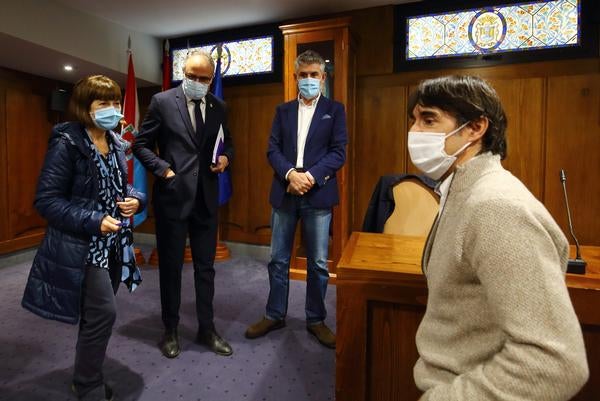 Fotos: Presentación del proyecto de medición de la calidad del aire en los edificios públicos de Ponferrada