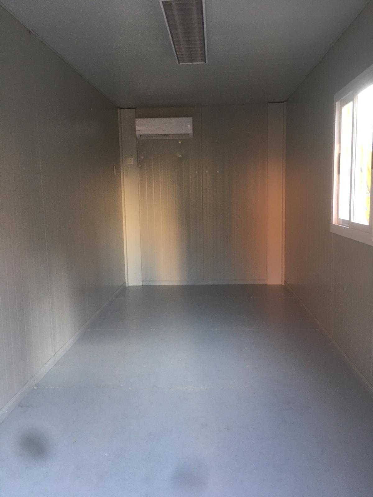 Los centros de salud del Bierzo han comenzado a recibir las casetas de obra con las que la Gerencia Regional de Salud (Sacyl) pretende 'humanizar' las esperas de los pacientes ayudándoles a sobrellevar el frío con la llegada del invierno.