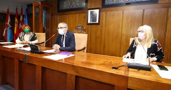Fotos: Presentación del calendario 2021 'Memoria mejor' para prevenir el envejecimiento cognitivo en Ponferrada