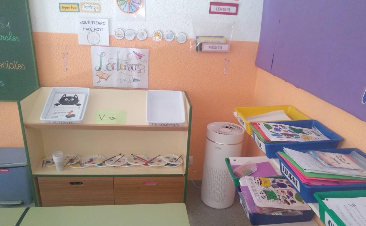 Filtro Hepa instalado en un aula del CRA La Abadía.