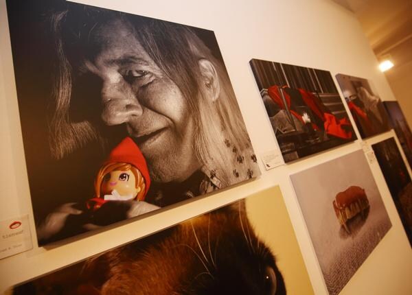 Fotos: Inauguración de la exposición &#039;Después del silencio&#039; de la Fundación Merayo en el Campus de Ponferrada