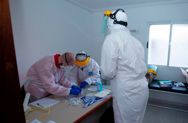 Fotos: Cribado masivo a los vecinos de varias localidades de Páramo del Sil