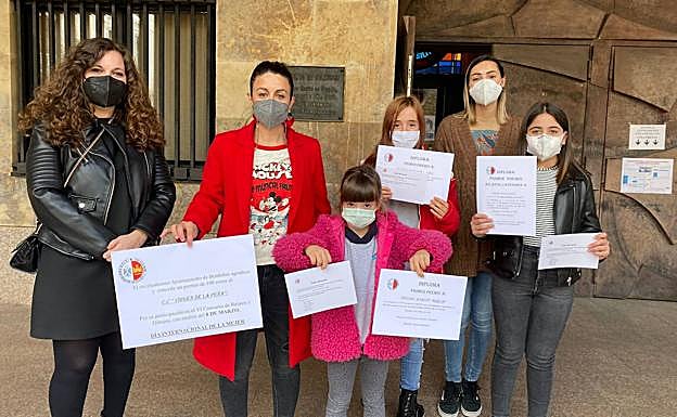 Imagen principal - Bembibre homenajea a sus mujeres