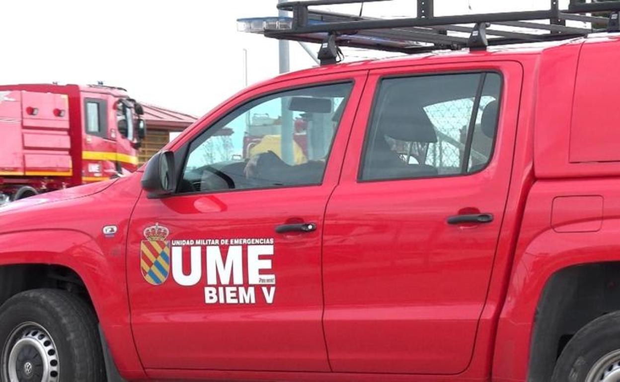 Vehículo del V Batallón de la Unidad Militar de Emergencias (UME).