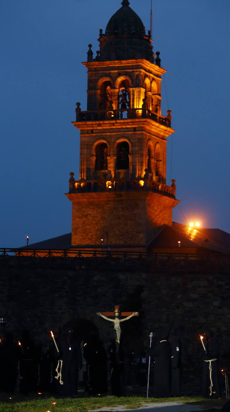 Fotos: Viacrucis Penitencial en Ponferrada