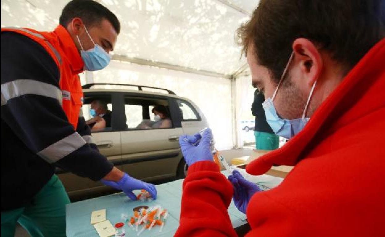 Vacunación masiva en el Hospital del Bierzo.