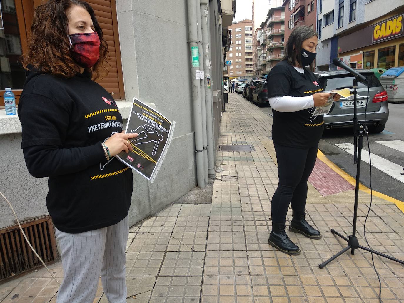 El Bierzo registró más de mil accidentes de trabajo, tres de ellos mortales, a lo largo del último año. Son los datos que han puesto sobre la mesa los sindicatos UGT y CCOO en la comarca coincidiendo con el Día Internacional de la Seguridad y la Salud en el Trabajo y en el que denunciaron que la crisis del Covid-19 ha reducido las medidas de seguridad en las empresas bercianas.