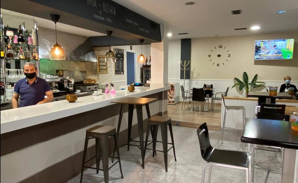 Los bares de Ponferrada abrirán su interior a partir de las 00.00 horas de este martes 4 de mayo. 