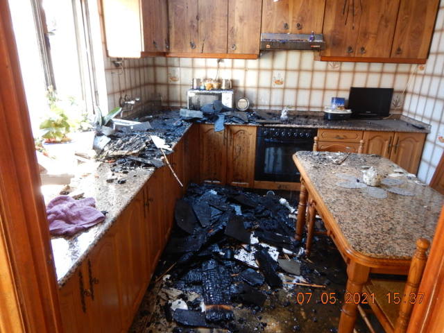 Fotos: Incendio en una vivienda en Bembibre