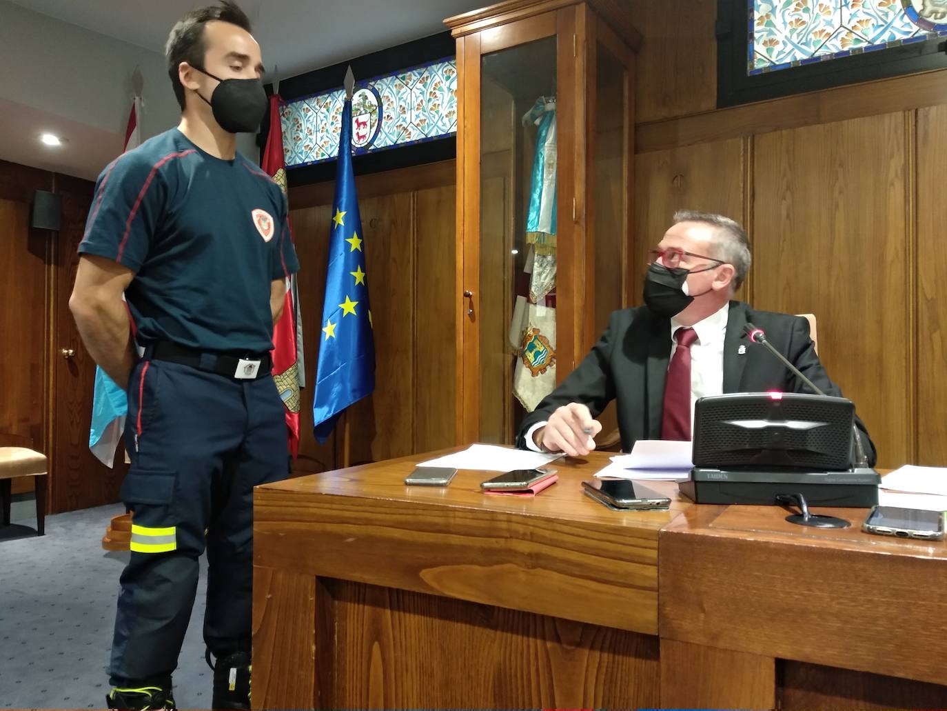 Presentación de los siete nuevos efectivos para el servicio de Bomberos de Ponferrada.
