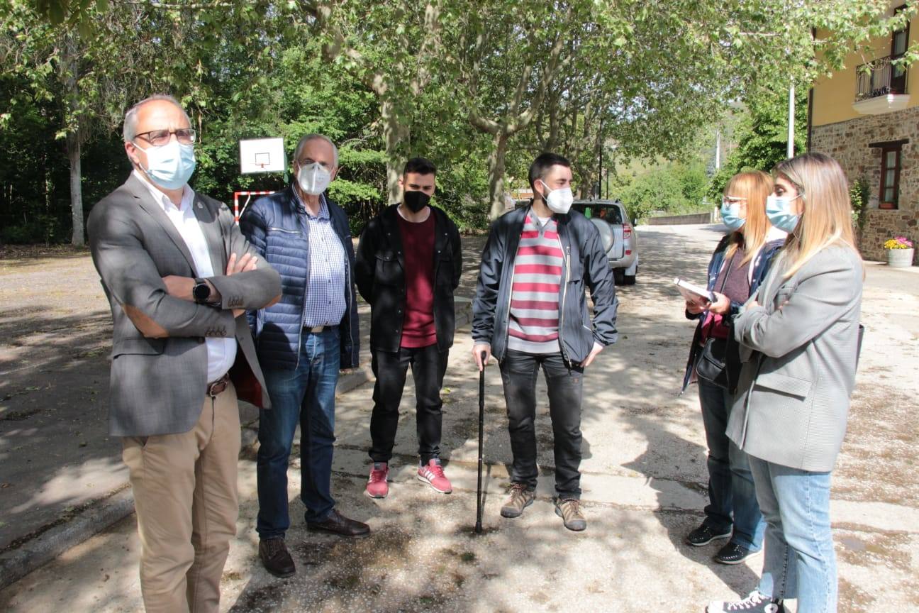 Fotos: El alcalde de Ponferrada visita San Esteban y San Adrián de Valdueza