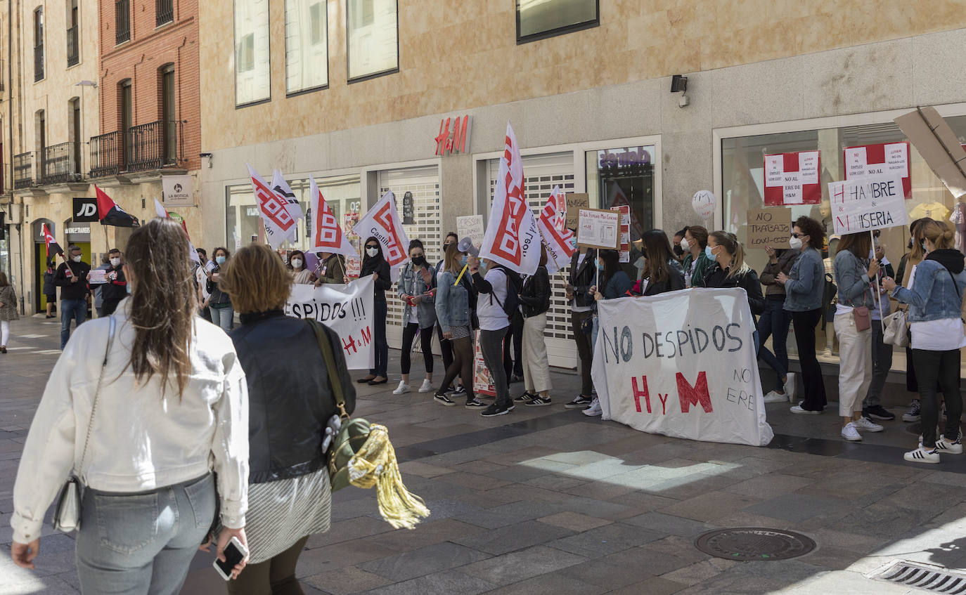 Galería. Los trabajadores de H&M de Salamanca, contra el Ere.