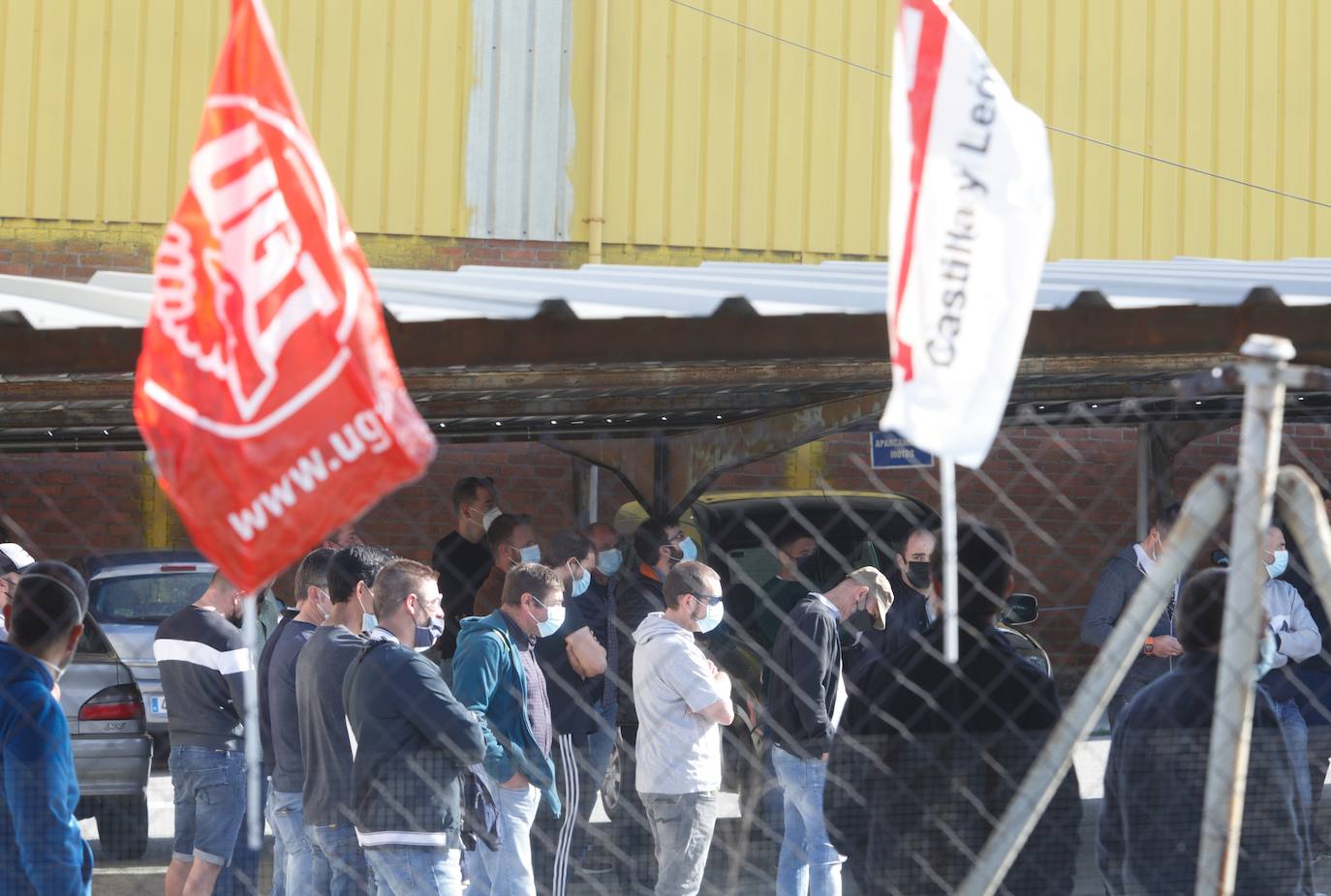 Asamblea de los trabajadores de la acerera Roldán de Ponferrada para decidir si continúan con la huelga indefinida