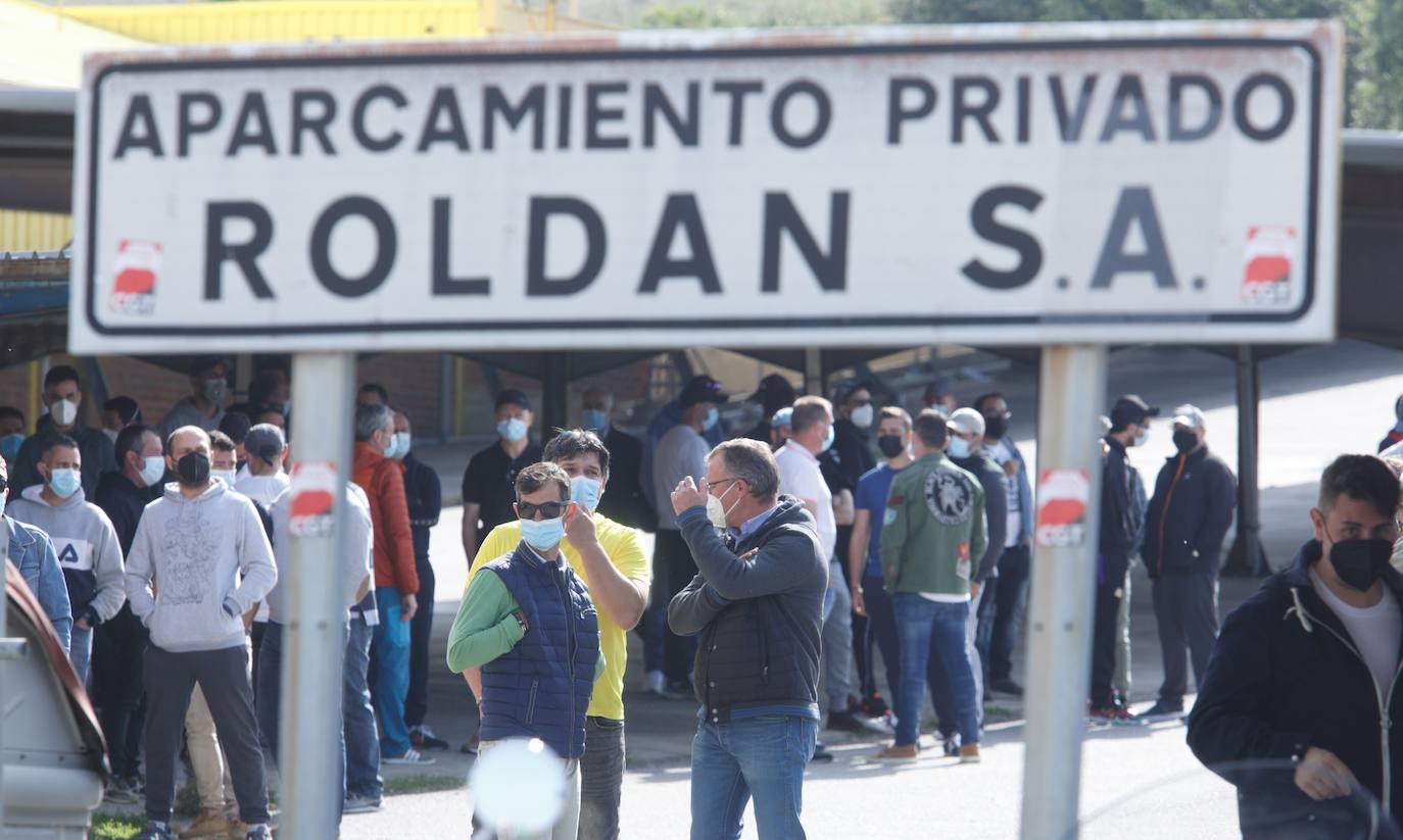 Asamblea de los trabajadores de la acerera Roldán de Ponferrada para decidir si continúan con la huelga indefinida