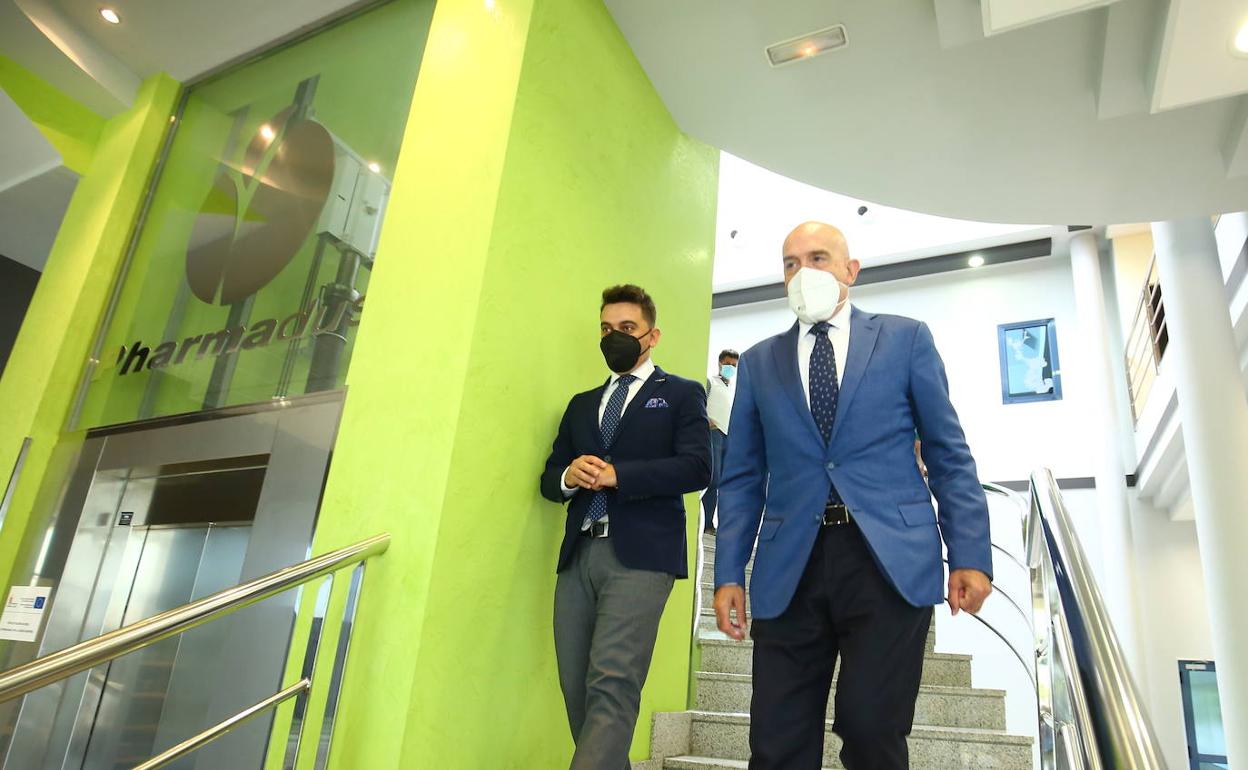 Carnero ha visitado las instalaciones de Vitartis. 