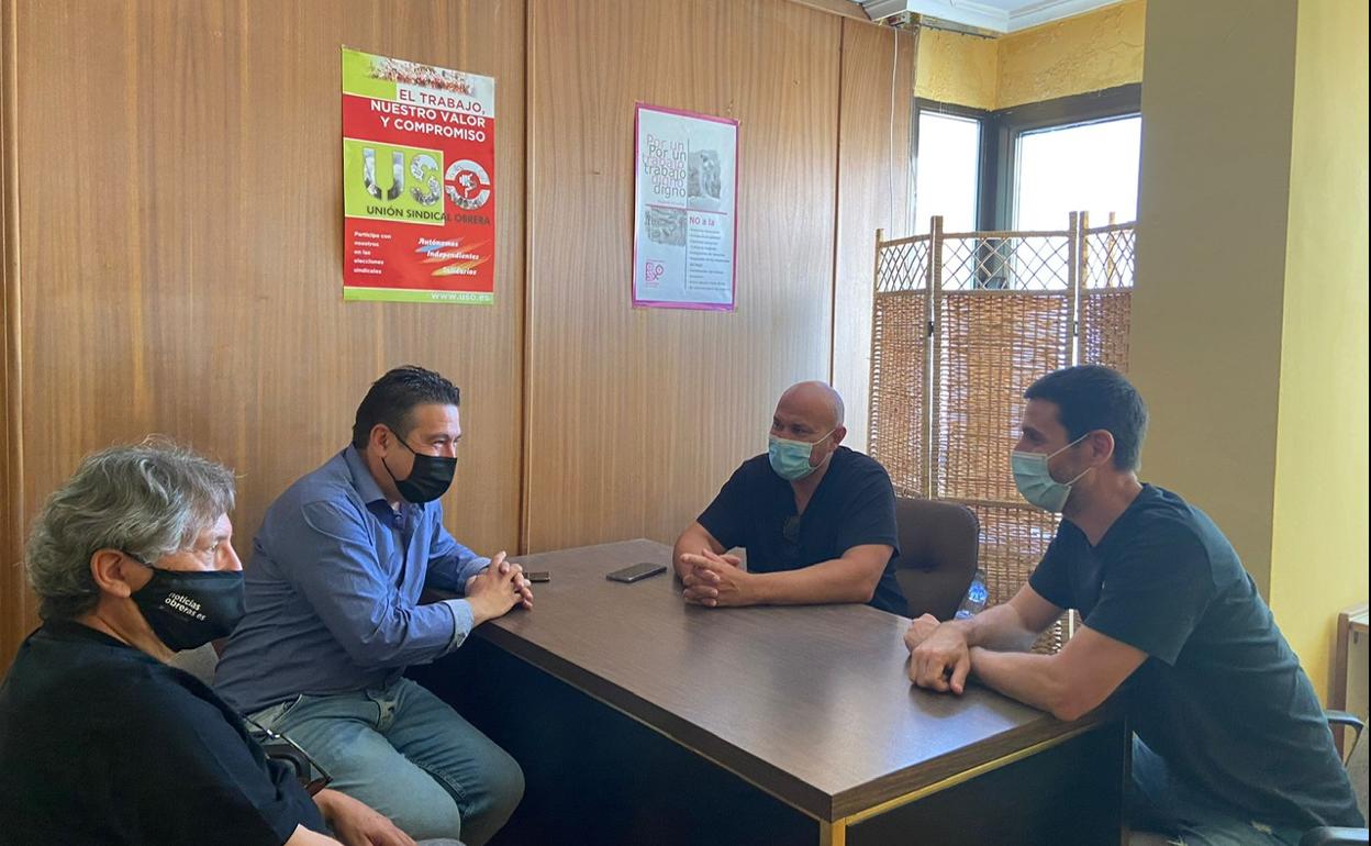 Imagen del encuentro entre la UPL y miembros del comité de LM.