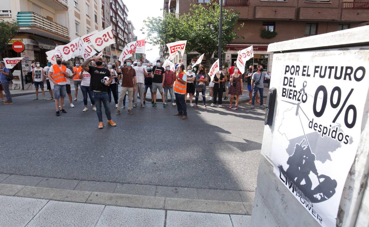Imagen de la concentración de trabajadores de LM de este miércoles.