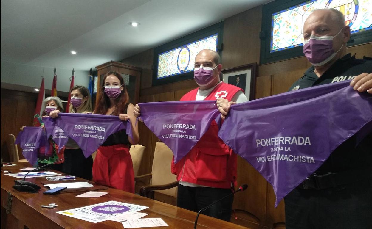 Presentación de los 'Puntos Violeta' que se activarán en las fiestas de la Encina de Ponferrada.