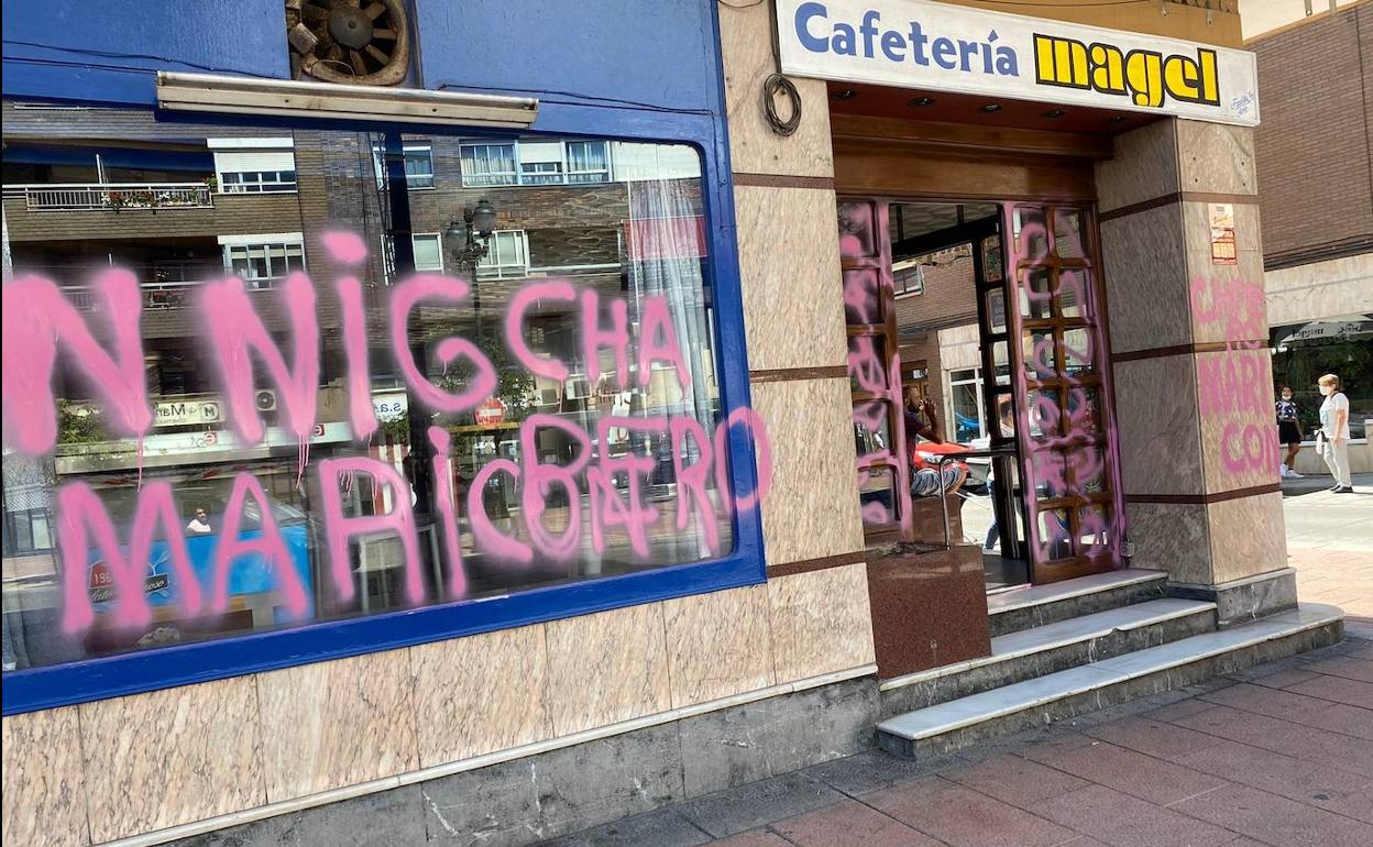 Pintadas en la cafetería Magel de Ponferrada.