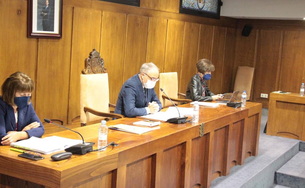 Imagen del pleno celebrado este viernes en Ponferrada.