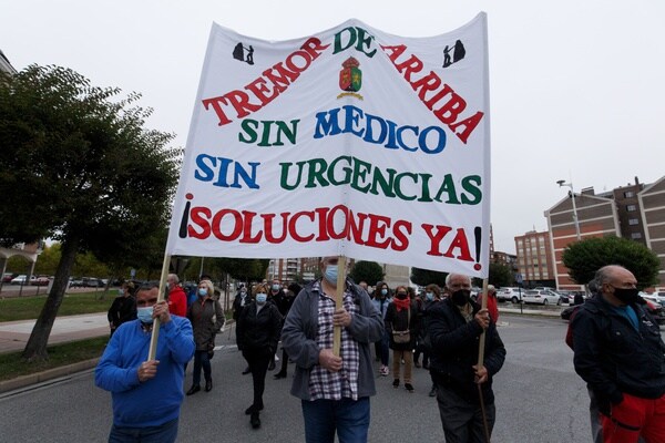 Manifestación en Ponferrada por el cierre de los consultorios médicos.