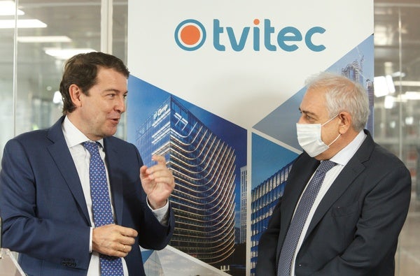 El presidente de la Junta de Castilla y León visita las instalaciones de la empresa Tvitec.