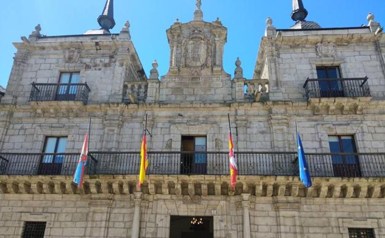 Fachada del Ayuntamiento de Ponferrada. 