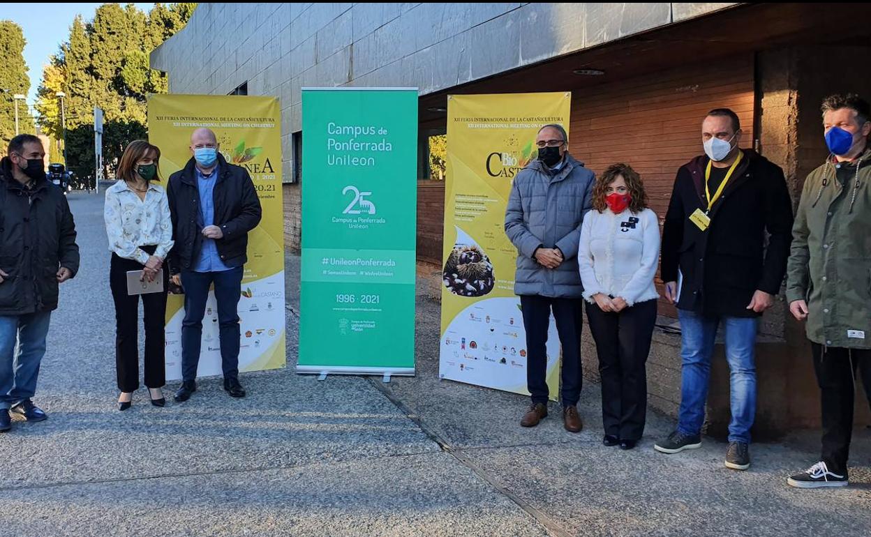 Autoridades en la inauguración de las jornadas técnicas de Biocastanea.