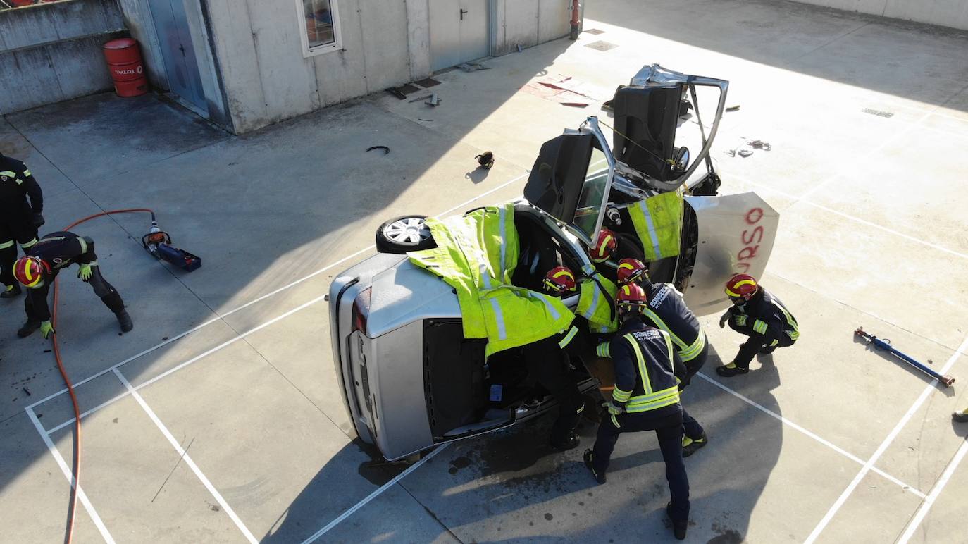 Fotos: Curso de rescate en accidentes de tráfico en Ponferrada