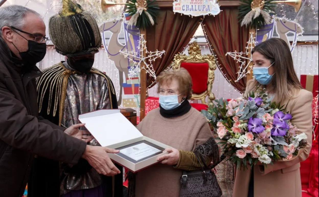 Recepción al Mago Chalupa y reconocimiento a Yolanda Ordás.