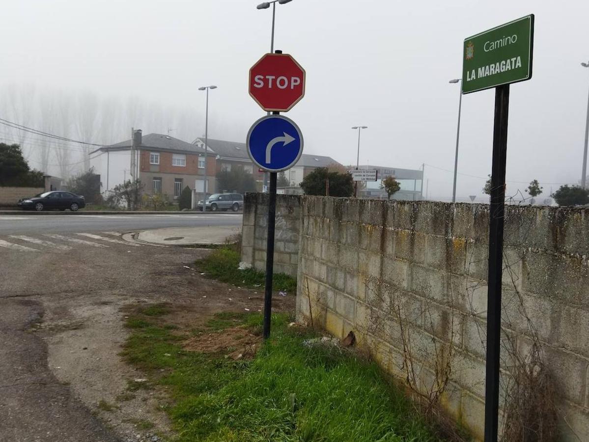 Nuevas placas con el nombre de calles en Santo Tomás de las Ollas.