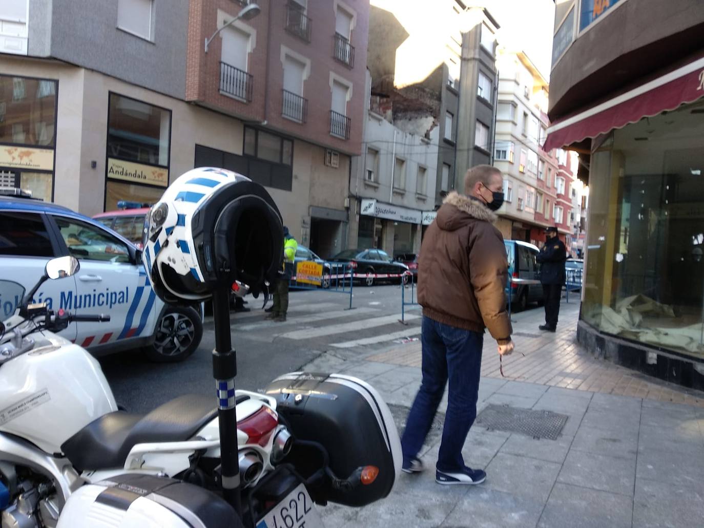 Exploción intencionada en un edificio de la calle Alcón de Ponferrada.