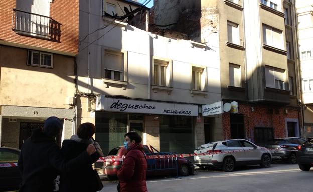 Los daños de la explosión no obligarán a derruir el edificio situado en el número 21 de la calle Alcón de Ponferrada.