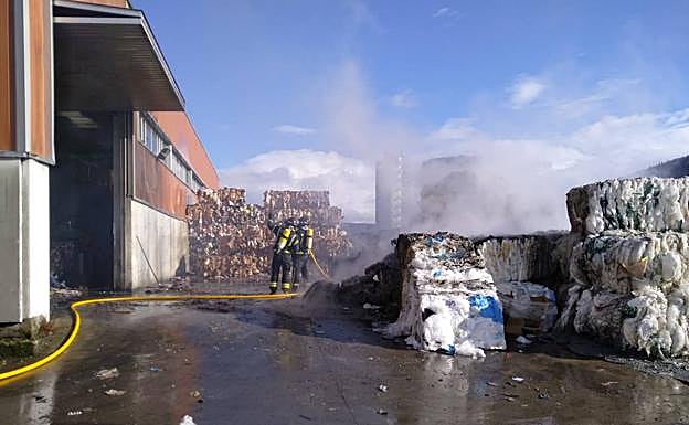 Imagen de la extinción del incendio.