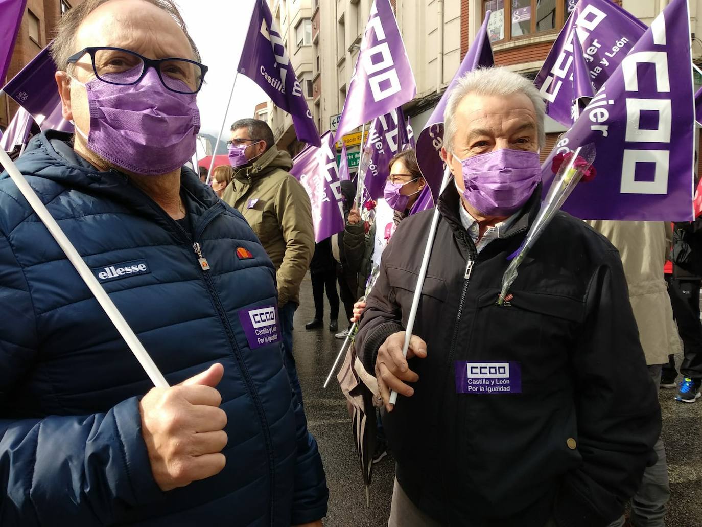 Concentración de UGT y CCOO en el Día de la Mujer en Ponferrada.