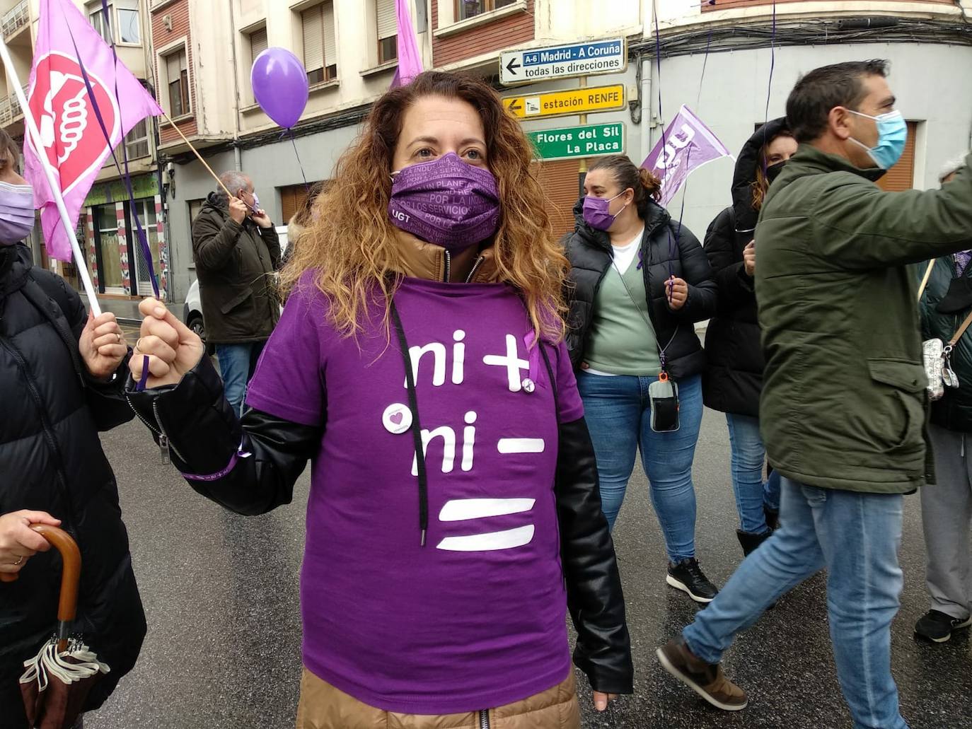 Concentración de UGT y CCOO en el Día de la Mujer en Ponferrada.