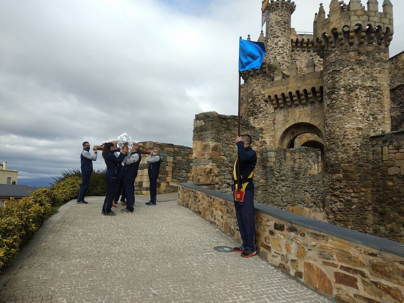 Miembros de la USAC de Santocildes ensayan el Traslado al Castillo del Cristo de la Esperanza.