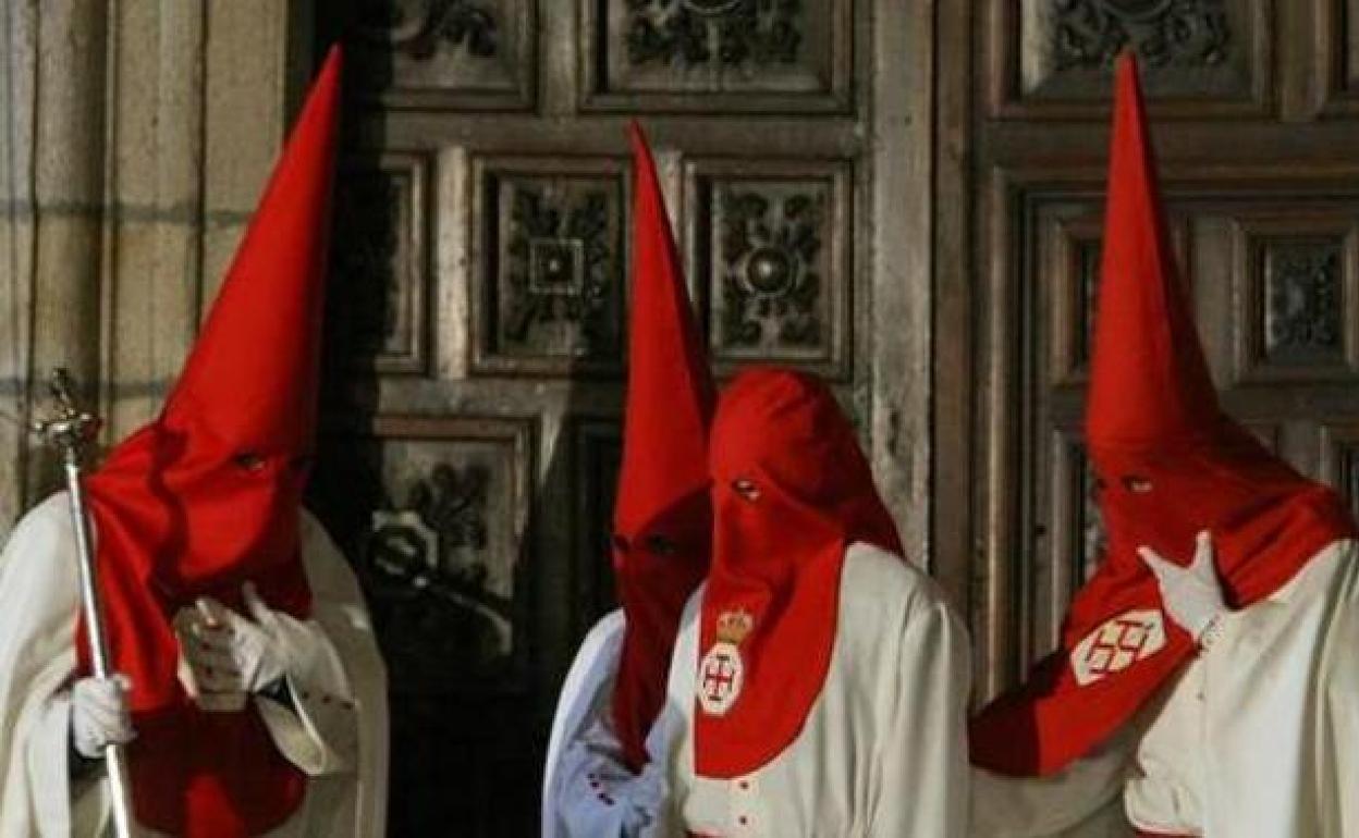 Imagen de archivo de un indulto durante la procesión de la Santa Cena en Ponferrada.