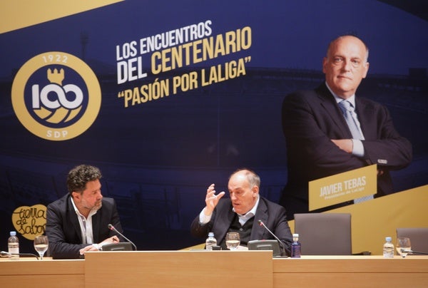 Javier Tebas participa en los 'Encuentros del Centenario' de la SD Ponferradina.