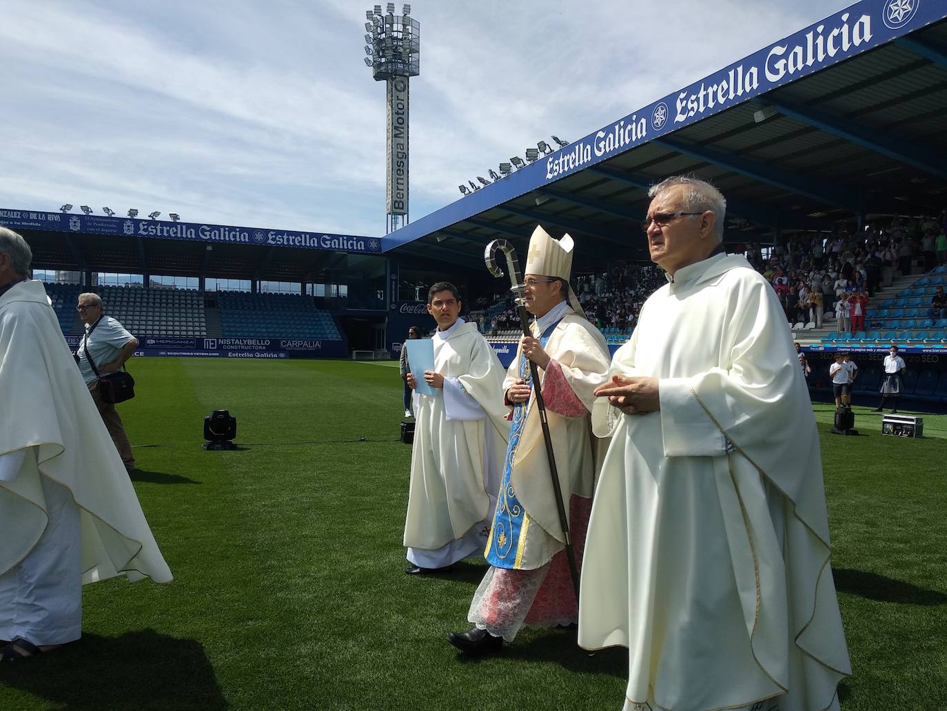 La SD Ponferradina celebra en El Toralín los actos centrales de su Centenario. 