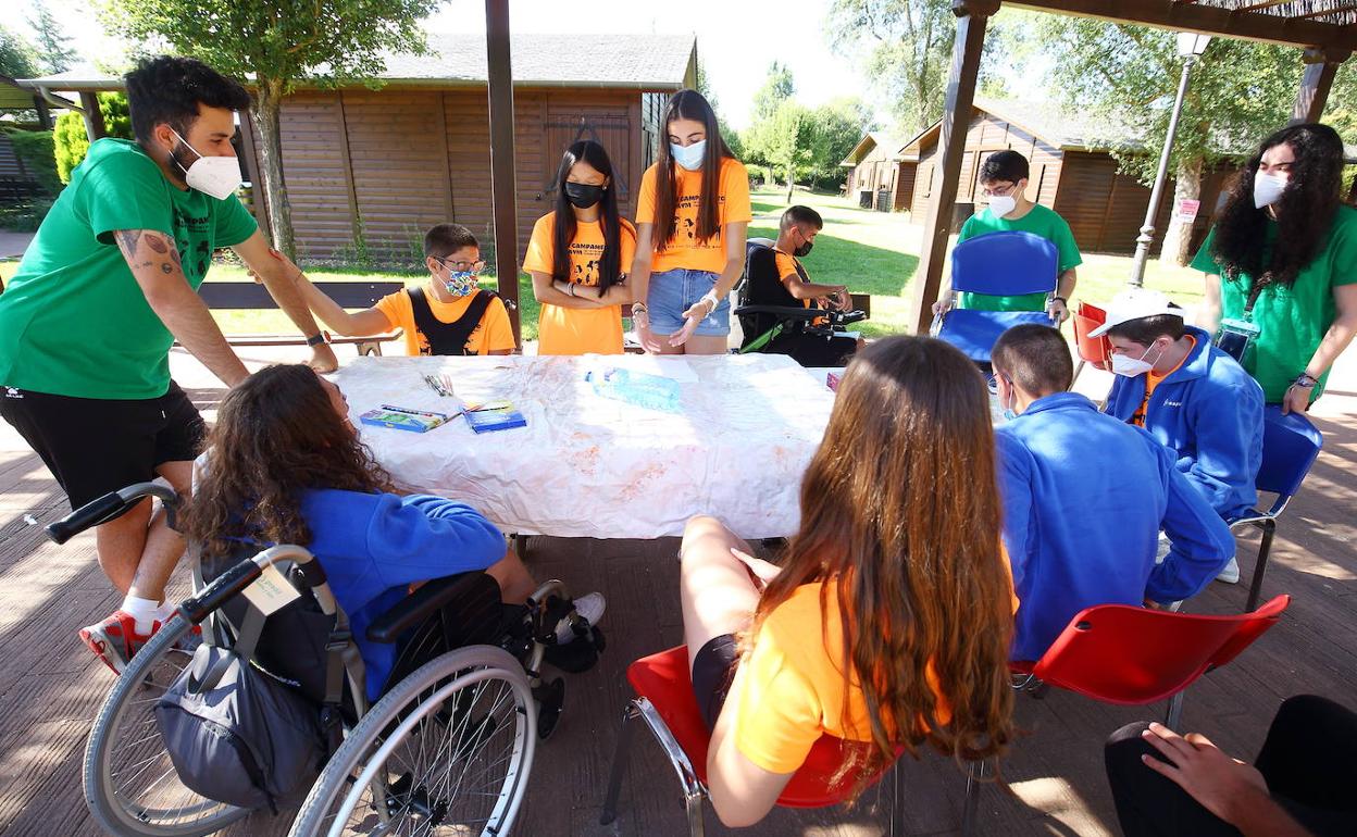 Campamento de Aspaym en el Bosque de los Sueños.